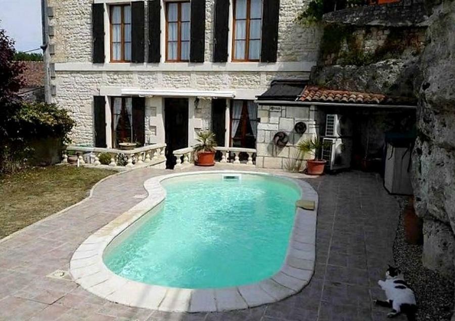 La Maison De L'Aubepin Saint-Savinien Exterior photo